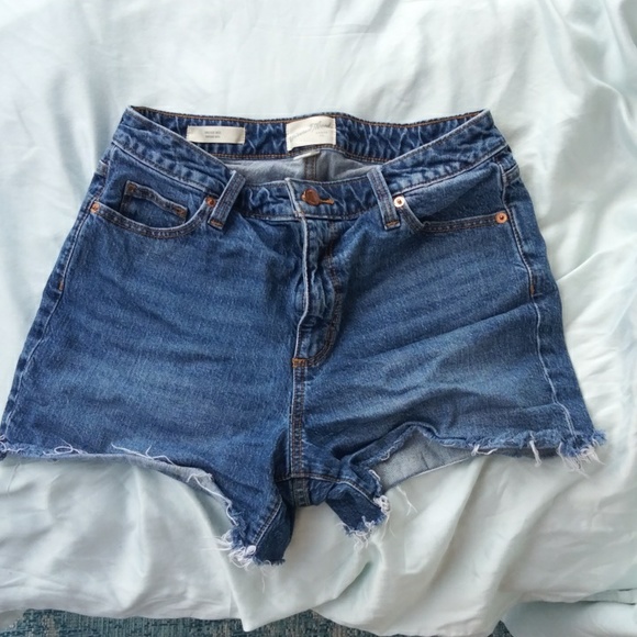 Universal Thread Cut Off Jean Shorts - Picture 1 of 2